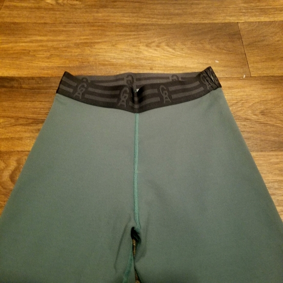 Good American Olive Capri Activewear Leggings - Picture 3 of 5